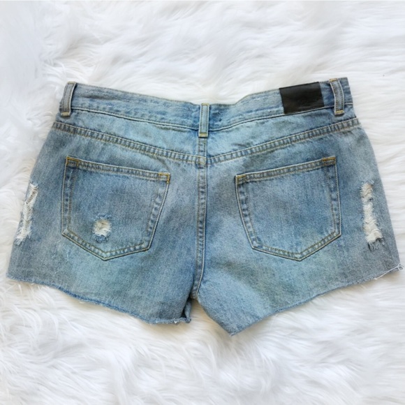 RAILS Cut Off Denim Shorts in Vintage Daisy! - Picture 2 of 8